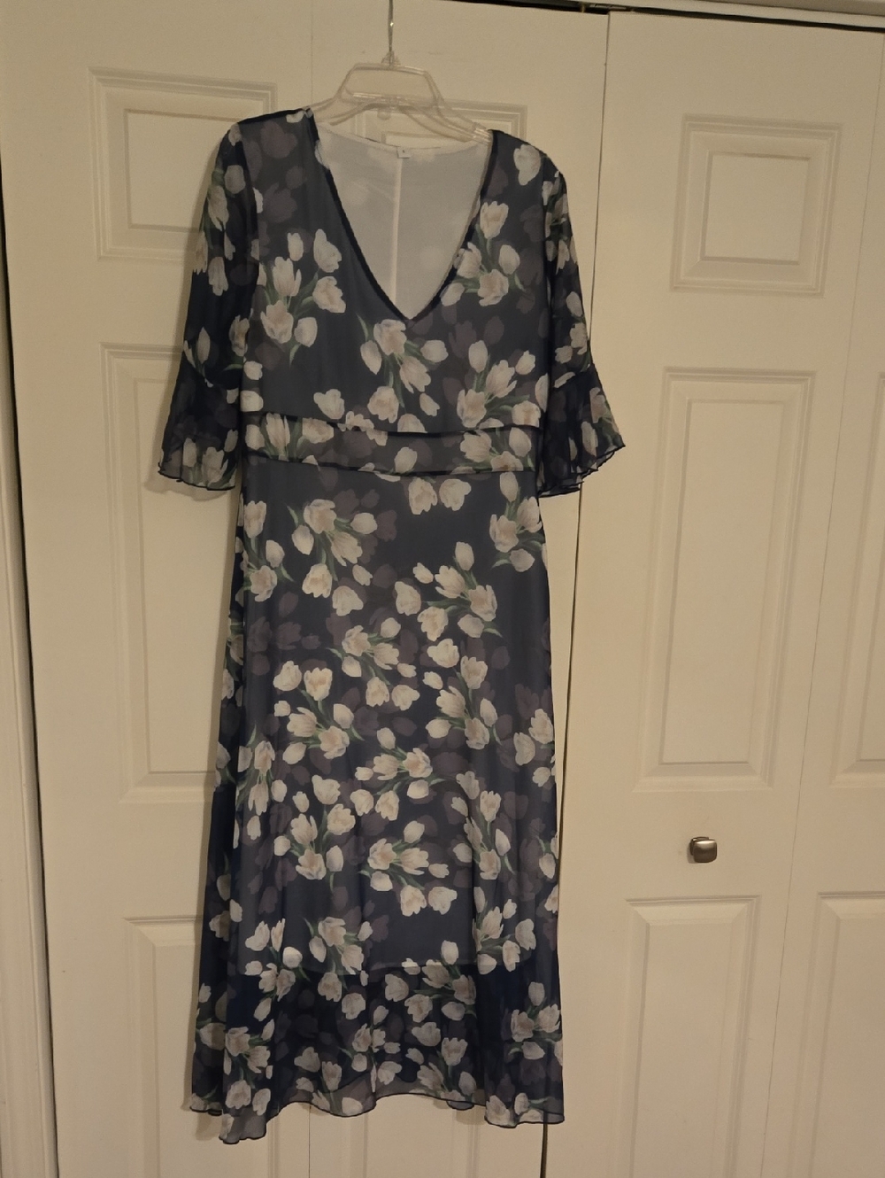 Women's Navy Floral V-Neck Chiffon Dress Size Med/Lg